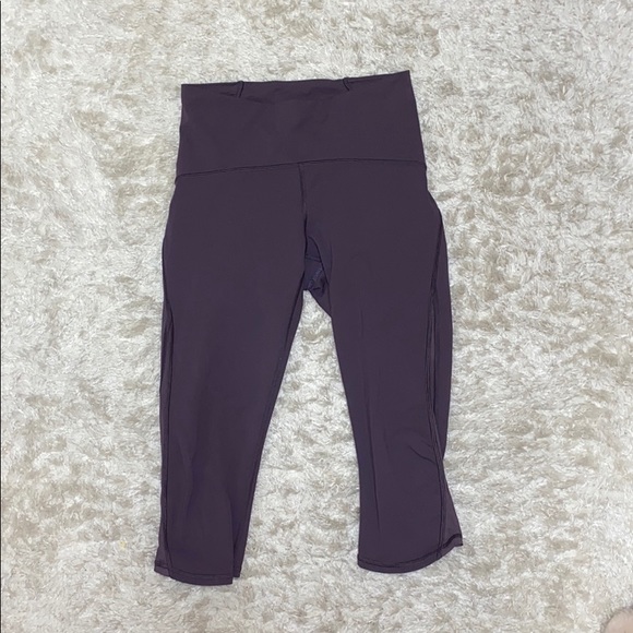 LULULEMON CROPPED PURPLE LEGGINGS!!!!!!!! - Picture 1 of 2